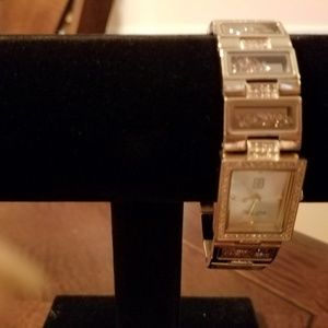 Luxurious Gold Women's Bracelet Watch